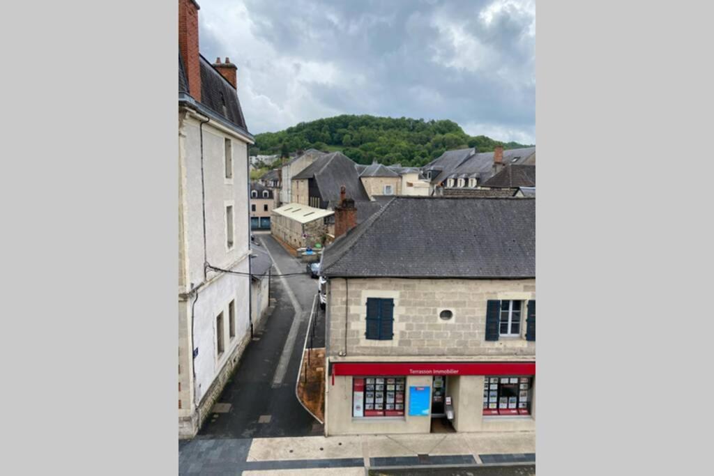 Magnifique Appartement Climatise - Classe 4 Etoiles Terrasson Kültér fotó