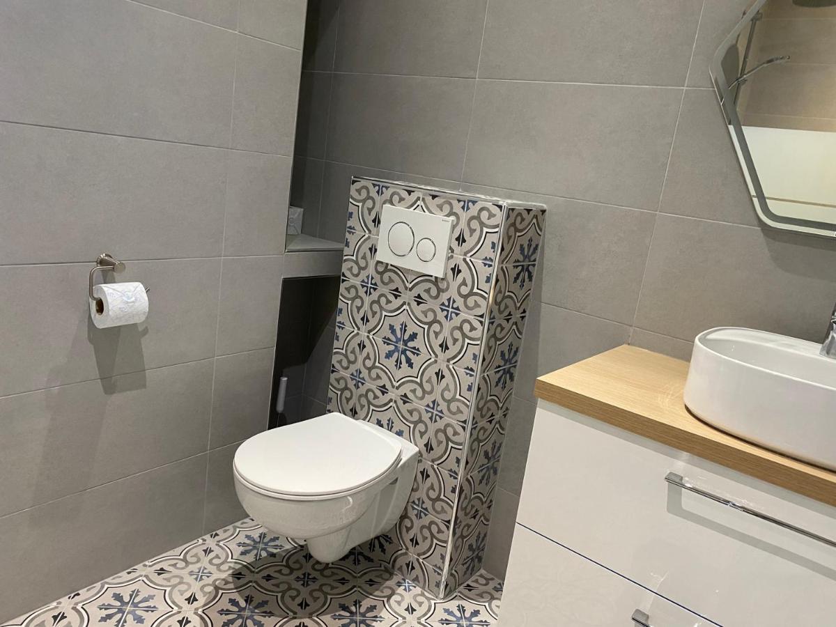 Magnifique Appartement Climatise - Classe 4 Etoiles Terrasson Kültér fotó