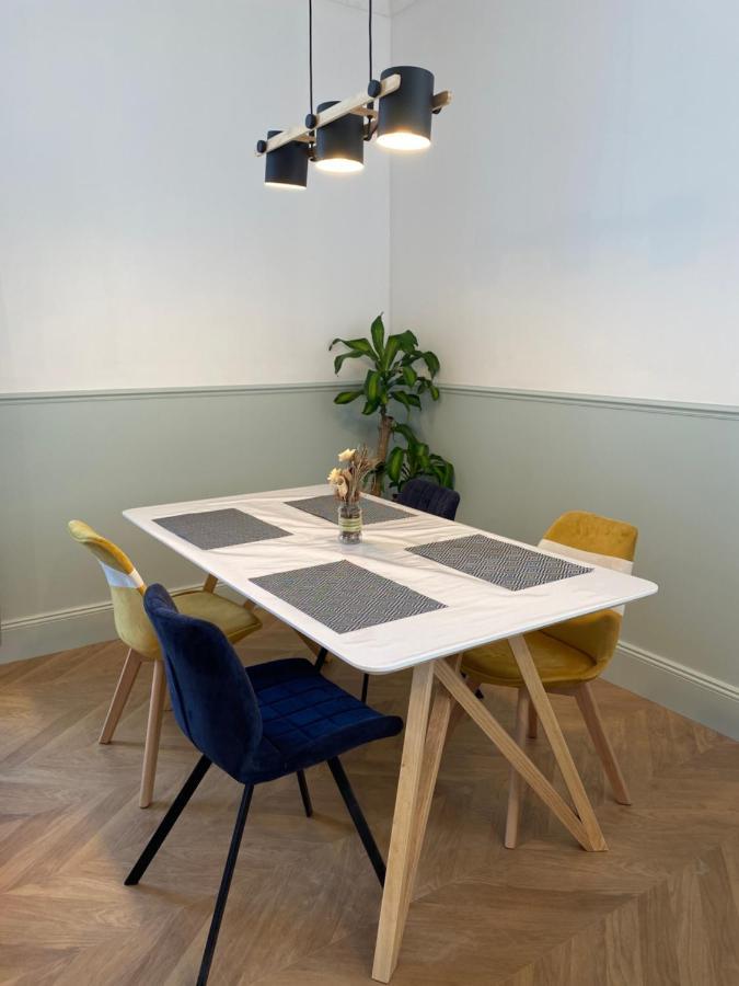 Magnifique Appartement Climatise - Classe 4 Etoiles Terrasson Kültér fotó