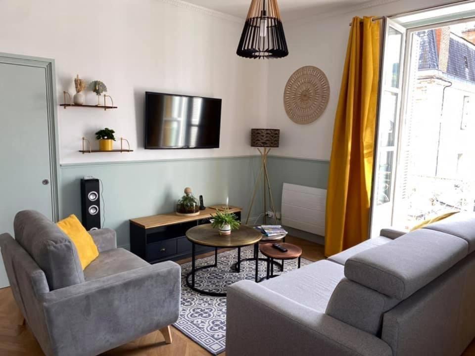 Magnifique Appartement Climatise - Classe 4 Etoiles Terrasson Kültér fotó